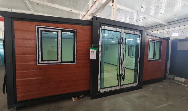 Expandable container house Expandable container house